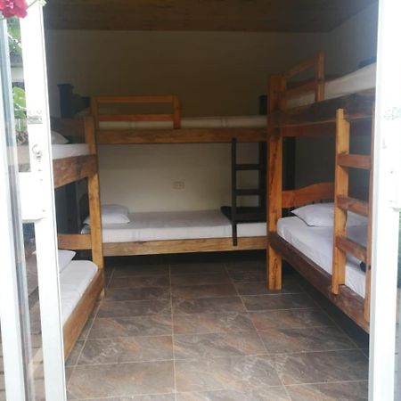Hostal Hilltop Zapzurro Exterior foto